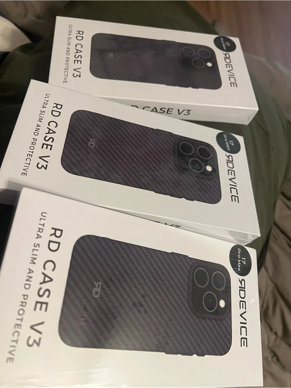 17 Pro Max iPhone Case Carbon Diver